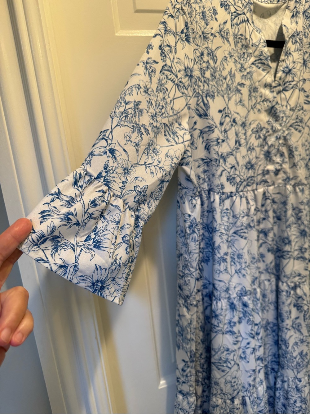Blue & White Floral Tiered Maxi Dress - Women - Picture 4 of 6